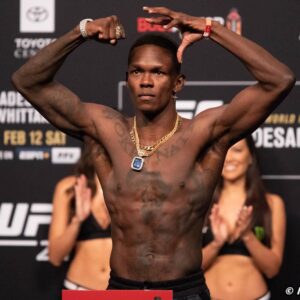 Israel Adesanya looks back on traffic altercation with overzealous fight fan: ‘You’re f*cking stupid’